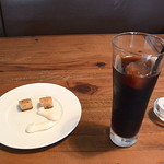 ラ プチット - アイス珈琲とお茶菓子