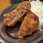 ぶっちぎり酒場 - 「肉屋の手ごねメンチ」