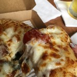 Torn Basil Pizza - チーズびよーーーん