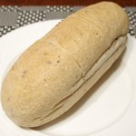 Bistro Q - 『'16/08/03撮影』メニューＡ 1300円 のパン