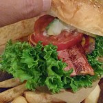 ABBOT KiNNEY - アボカド厚切りベーコンチーズバーガー 1,430円