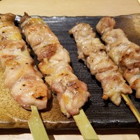 おもてなしとりよし 西新宿店 - せせり（@260円）+もも（@270円）