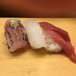 東京 大寿司 - 鯵・鯛・赤身　　握りがかなり雑