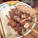 鳥勝 - 串焼き（塩）
