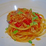 エノテカ パージナ - 旬のワタリガニとフレッシュトマト、
      茄子のヴェルミチェッリ　太めのスパゲッティ
