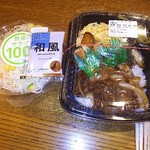 ほっともっと - うなぎ焼肉コンビ弁当＋サラダ(ドレッシング付)＝<税込>700円(2016.08.06)