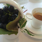 レストラン・モリエール - ぶどうとブルーベリーとコーヒー