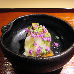 富小路 やま岸 - 9】酢物:さざえ 白芋茎 活けタコ