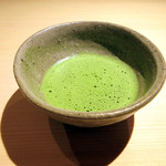 富小路 やま岸 - 12】お薄:市場に出回る前の抹茶を使用