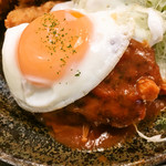 ごはんカフェ きなこ - 2016.8.6　肉汁が出るタイプじゃなく、肉のかたまりって感じの肉々しい肉食系が喜ぶガッツリハンバーグ。
      めちゃくちゃ美味しい♪
      
      