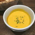 ビストロ ア ラ ドゥマンド - カボチャの冷製スープ