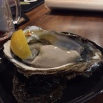 BEBE - ギネスときたら、岩牡蠣である。
      ちょー旨い！  