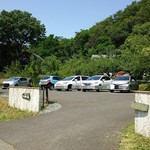 里山Cafe 多三郎山荘 - 駐車スペース、お店の前にも停めれます