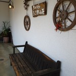 里山Cafe 多三郎山荘 - なんとなく座っちゃいました