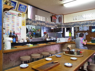 みやさん - 店内包丁だらけ
