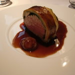 レストラン・セン - 仔牛とフォアグラのパイ包み・・・食べる前に断面でヤラレました・・・