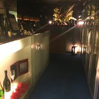 牛牛 西麻布 総本店 - 店内は落ち着いていてゴージャスな雰囲気