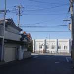 たま木亭 - しばらく静かな住宅地を進んでいきます。