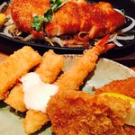 さんきち - 生姜焼きにフライ三種
      いか、えび、コロッケ