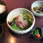 名産松阪肉料理 肉の松阪 - 和風ローストビーフ定食