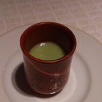 ベージュ アラン・デュカス 東京 - ズッキーニのスープ