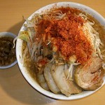 ラーメン荘 地球規模で考えろ - 豚ラーメン300g＋野菜マシマシ＋アブラ、カラメ、カラシマシ