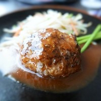 鉄板焼レストラン八景 - 葉山牛入りハンバーグ