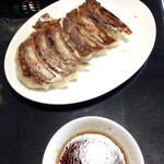 中華食堂 Pata-Pata - 餃子一人前(¥350)
今回初めて餃子を食べたのだが、実によくできた美味しいぎゆに