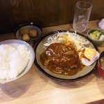 まるさん - 日替わり・ハンバーグと目玉焼き定食500円