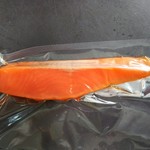 あん梅 - 自家製 燻製 紅鮭いぶしの開封前
