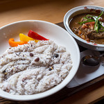 スプーンソング - 「チキンC1」（1,000円）。+100円で雑穀米にしてもらいました。