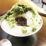 虎屋菓寮 - 餡子がでてきた