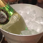 ビストロバンビーナ - 冷えたのくださいと言ったらこれできた。ワインはやはり常温。