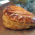 ル・シュクレクール - りんごのパイ的なパン