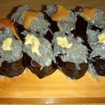 寿司懐石　かご家 - 生しらすの軍艦巻き