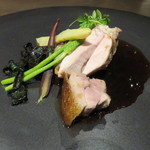 sincere - 岩手県産の石黒農場より届いたホロホロ鳥の胸肉のロースト、トリュフのソースで3