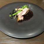 sincere - 岩手県産の石黒農場より届いたホロホロ鳥の胸肉のロースト、トリュフのソースで2
