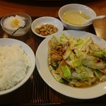 美山飯店 - 豚肉キャベツカキソース炒め定食