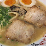 念 - ラーメン(600)に 味玉(100)のせ