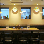 リベロ - お客様を待つ夕方のテーブル