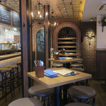 リベロ - カウンターとハイ・テーブル