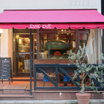 リベロ - 同じ通りに姉妹店エッセ