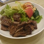 季節料理 やしお - ステーキサラダ