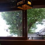 ブーケ - 窓から神社