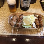 とり好 - 左はヒップ、右は鶏カルビ初めて食べました