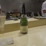 旬菜 おぐら家 - 今回はコースメニュー7560円を注文していたので、まずはCREMANT DE LOIRE　MONMOUSSEAU（スパークリングワイン グラス）800円を注文。