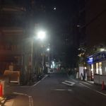 旬菜 おぐら家 - この通りには以前ポケットモンスターGOのポケモンばりに芸能人出没していたこともあり、今日ではマスコミの方々がカメラという名のモンスターボールを持って待ち構えているのかも？なんてことを思いながら