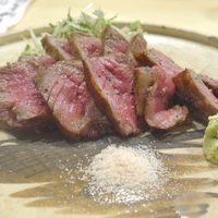 旬菜 おぐら家 - その後初めて食べる尾崎牛のステーキが完成しました。