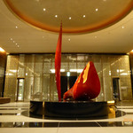 バー＆ラウンジ  トゥエンティエイト - エントランスのオブジェ