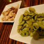 バー＆ラウンジ  トゥエンティエイト - ナッツたち